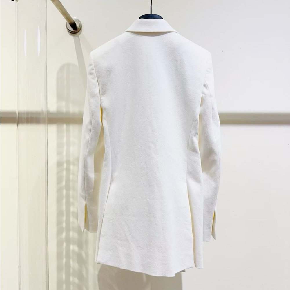 Fendi Women's White Blazer with Belt - Picture 2 of 4
